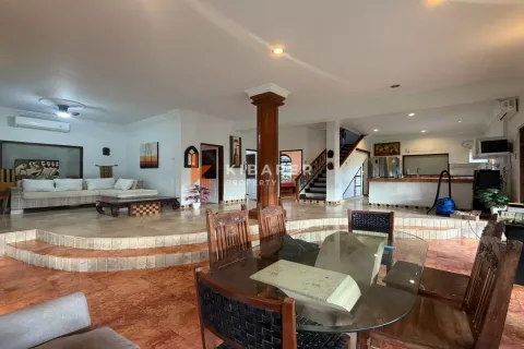 3 bedrooms Villa in Badung, Indonesia No. 11820 5