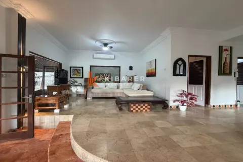 3 bedrooms Villa in Badung, Indonesia No. 11820 4