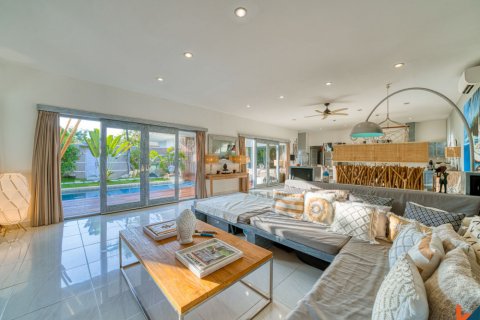 Вилла с 12 спальнями в Легиан, Kuta, Бадунг, Индонезия № 13249 13
