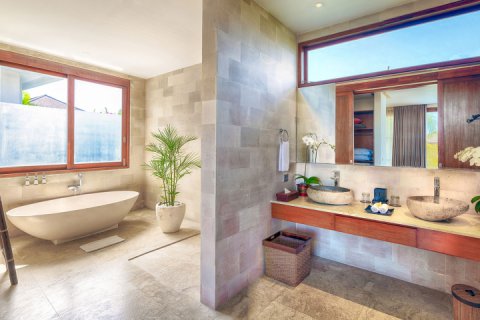 5 bedrooms Villa in Seminyak, Badung, No. 801 27