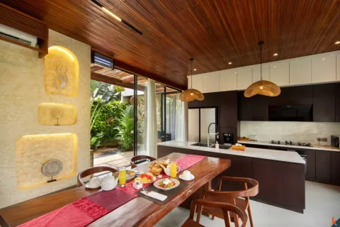 4 bedrooms Villa in Tibubeneng, Badung, Indonesia No. 10672 4