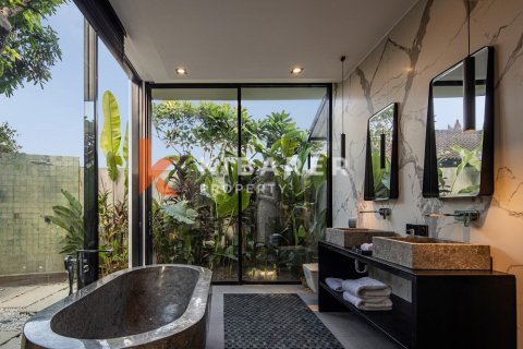 4 bedrooms Villa in Badung, Indonesia No. 12096 8