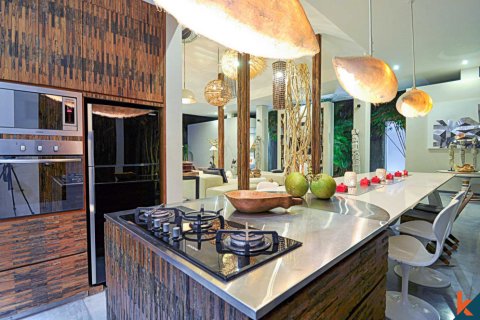 3 bedrooms Villa in Tibubeneng, Badung, Indonesia No. 10593 13