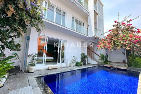 3 bedrooms Villa in Badung, Indonesia No. 12560