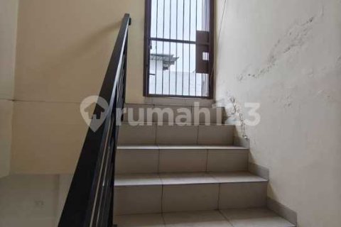 376m2 Shop in North Serpong, South Tangerang,  No. 9197 13