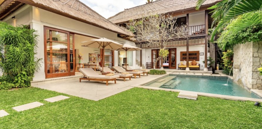 4 bedrooms Villa in Jimbaran, Badung,  No. 9194