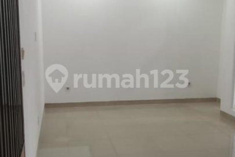 4 bedrooms House in Cengkareng, Jakarta,  No. 9196 4