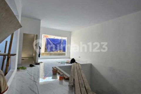 3 bedrooms House in Jakarta,  No. 9191 8