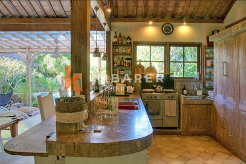 5 bedrooms Villa in Kerobokan, Badung, Indonesia No. 12582 3