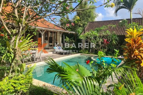 5 bedrooms Villa in Kerobokan, Badung, Indonesia No. 12582