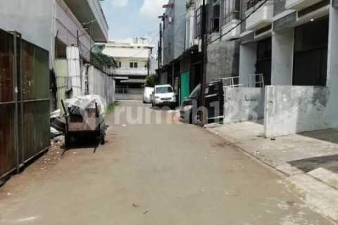 120m2 Shop in Cengkareng, Jakarta, Indonesia No. 13372 3