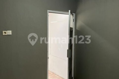 3 bedrooms House in Cipondoh, Tangerang City, Indonesia No. 13370 27
