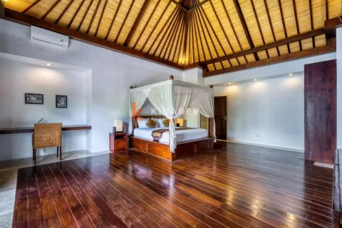 4 bedrooms Villa in Badung, Indonesia No. 11982 8
