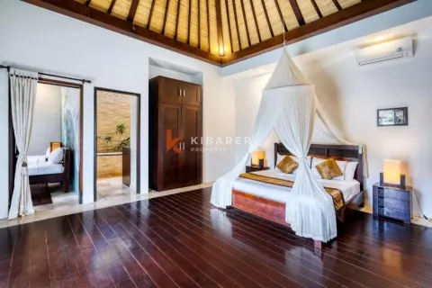 4 bedrooms Villa in Badung, Indonesia No. 11982 16