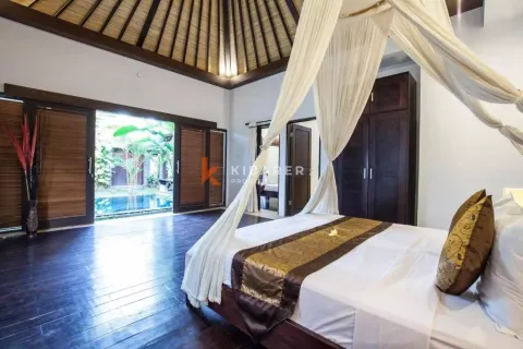 4 bedrooms Villa in Badung, Indonesia No. 11982 17