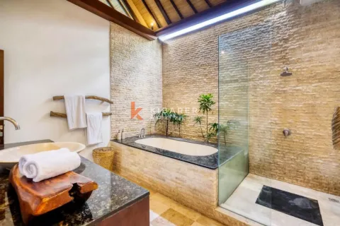 4 bedrooms Villa in Badung, Indonesia No. 11982 18