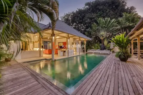 4 bedrooms Villa in Seminyak, Badung, Indonesia No. 11984 2