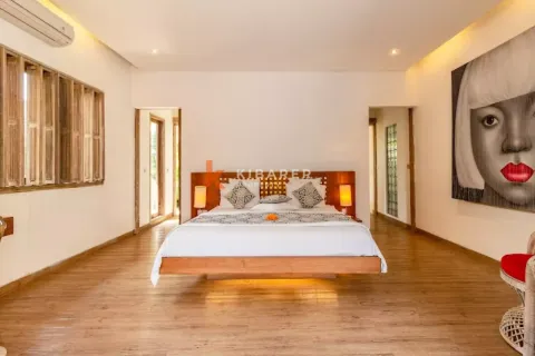 4 bedrooms Villa in Seminyak, Badung, Indonesia No. 11984 7