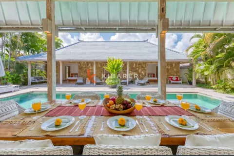 4 bedrooms Villa in Seminyak, Badung, Indonesia No. 11984 13