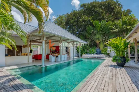 4 bedrooms Villa in Seminyak, Badung, Indonesia No. 11984