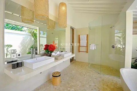 4 bedrooms Villa in Seminyak, Badung, Indonesia No. 11984 21