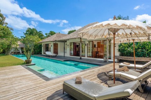 5 bedrooms Villa in Seminyak, Badung,  No. 9320 3