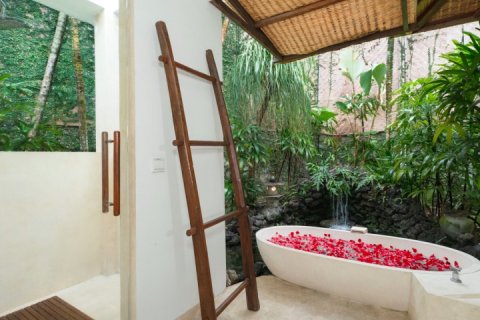 5 bedrooms Villa in Seminyak, Badung,  No. 9320 14