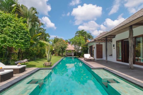 5 bedrooms Villa in Seminyak, Badung,  No. 9320 1