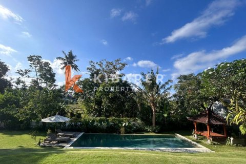 5 bedrooms Villa in Tibubeneng, Badung, Indonesia No. 12191 3