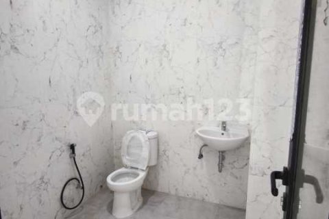 3 bedrooms House in Cengkareng, Jakarta, Indonesia No. 13427 16