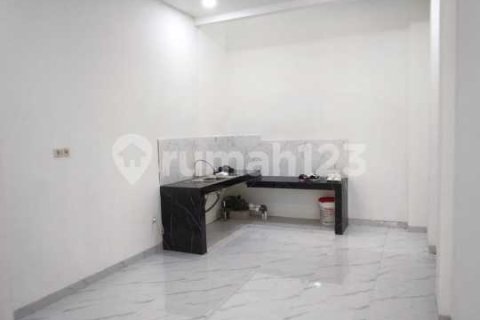 3 bedrooms House in Cengkareng, Jakarta, Indonesia No. 13427 10