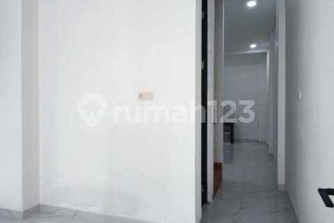 3 bedrooms House in Cengkareng, Jakarta, Indonesia No. 13427 6