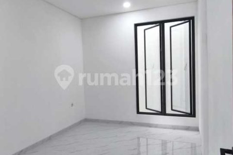 3 bedrooms House in Cengkareng, Jakarta, Indonesia No. 13427 13