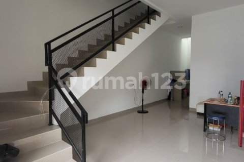 3 bedrooms House in Jakarta, Indonesia No. 13428 2