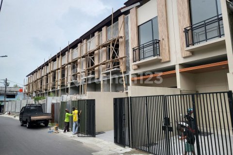 3 bedrooms House in Jakarta, Indonesia No. 13428 18