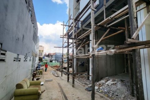 3 bedrooms House in Jakarta, Indonesia No. 13424 4