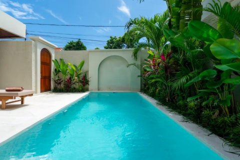 Вилла с 3 спальнями в Kerobokan, Бадунг,  № 1799 1