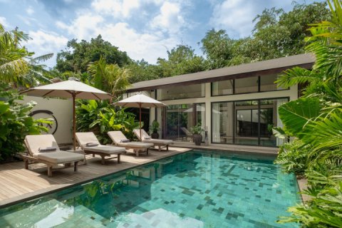 5 bedrooms Villa in South Kuta, Badung, Indonesia No. 8832 2