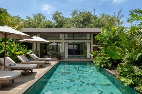 5 bedrooms Villa in South Kuta, Badung, Indonesia No. 8832 3