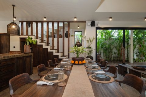 5 bedrooms Villa in South Kuta, Badung, Indonesia No. 8832 5
