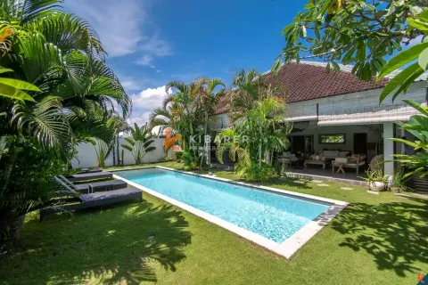 3 bedrooms Villa in Kerobokan, Badung, Indonesia No. 12231 2