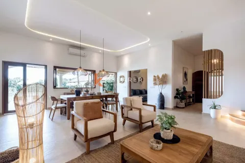5 bedrooms Villa in Kediri, Indonesia No. 11864 9