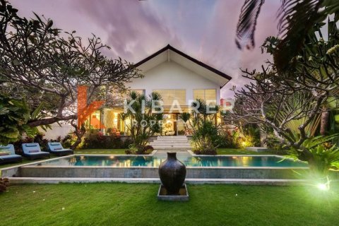 4 bedrooms Villa in Badung, Indonesia No. 11865 6