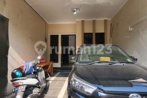 4 bedrooms House in Grogol Petamburan, Jakarta,  No. 8021 30