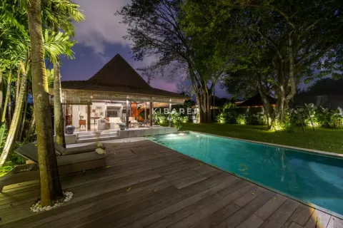 4 bedrooms Villa in Badung, Indonesia No. 13219 7