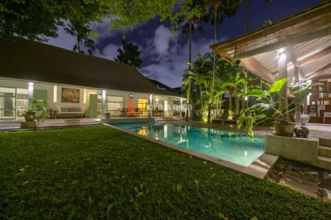 4 bedrooms Villa in Badung, Indonesia No. 13219 10