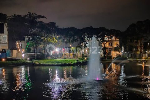 Дом с 6 спальнями в Cengkareng, Джакарта,  № 9373 4