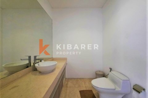 4 bedrooms Villa in Tibubeneng, Badung, Indonesia No. 11895 18