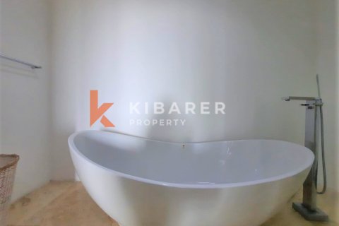 4 bedrooms Villa in Tibubeneng, Badung, Indonesia No. 11895 13