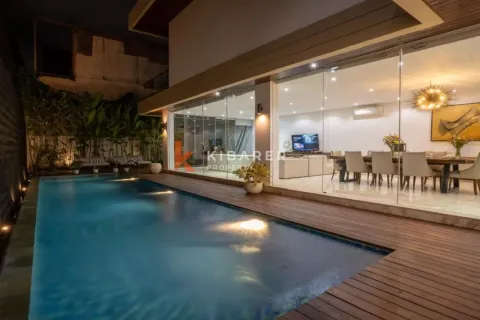 4 bedrooms Villa in Tibubeneng, Badung, Indonesia No. 11895 2